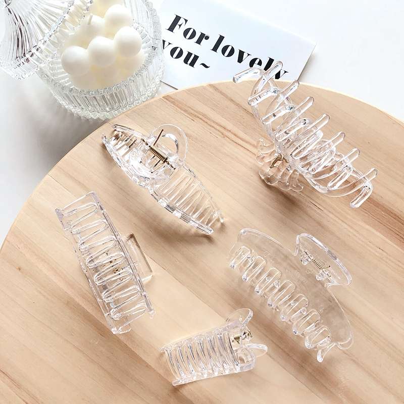 Durable transparent plastic hair grips, sweet facial hair clips, elegant hair clips, large and simple headwear clips, tail clips Application Scenario