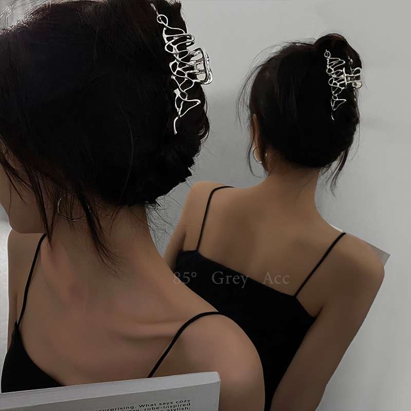 85-degree grey personalized irregular metal liquid-shaped hair clip, female irregular back head updo, large grabber hair accessory Specification image