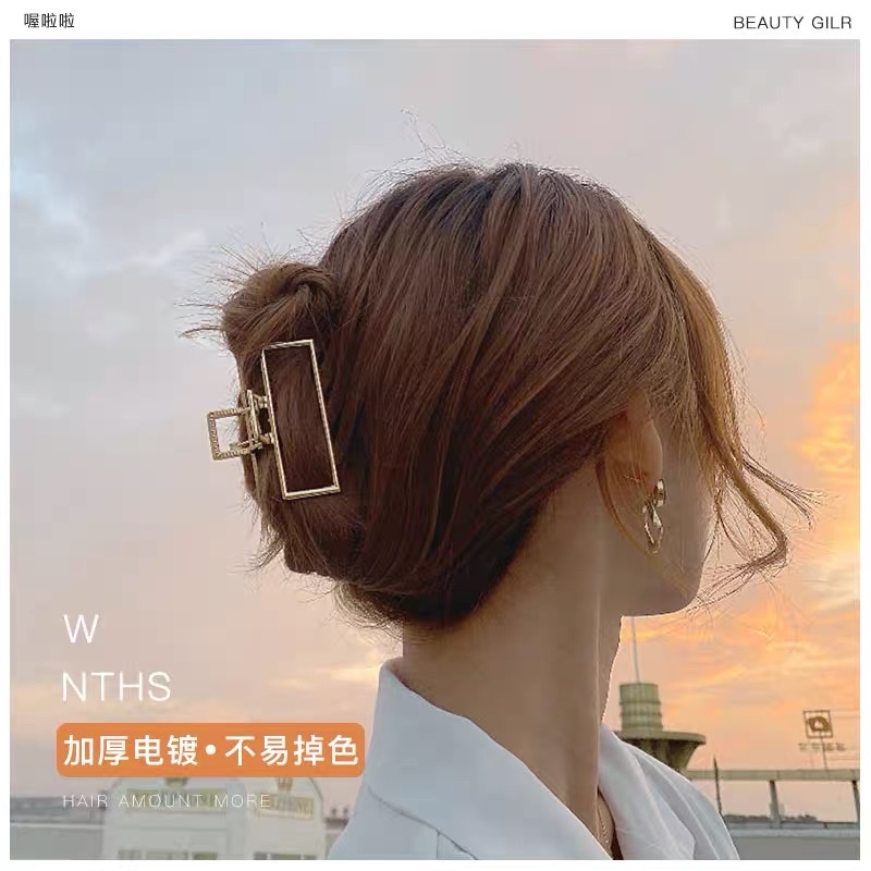 A large metal hairpin at the back of the head, a Korean elegant hairpin, a shark clip for fixing hair detail image 3