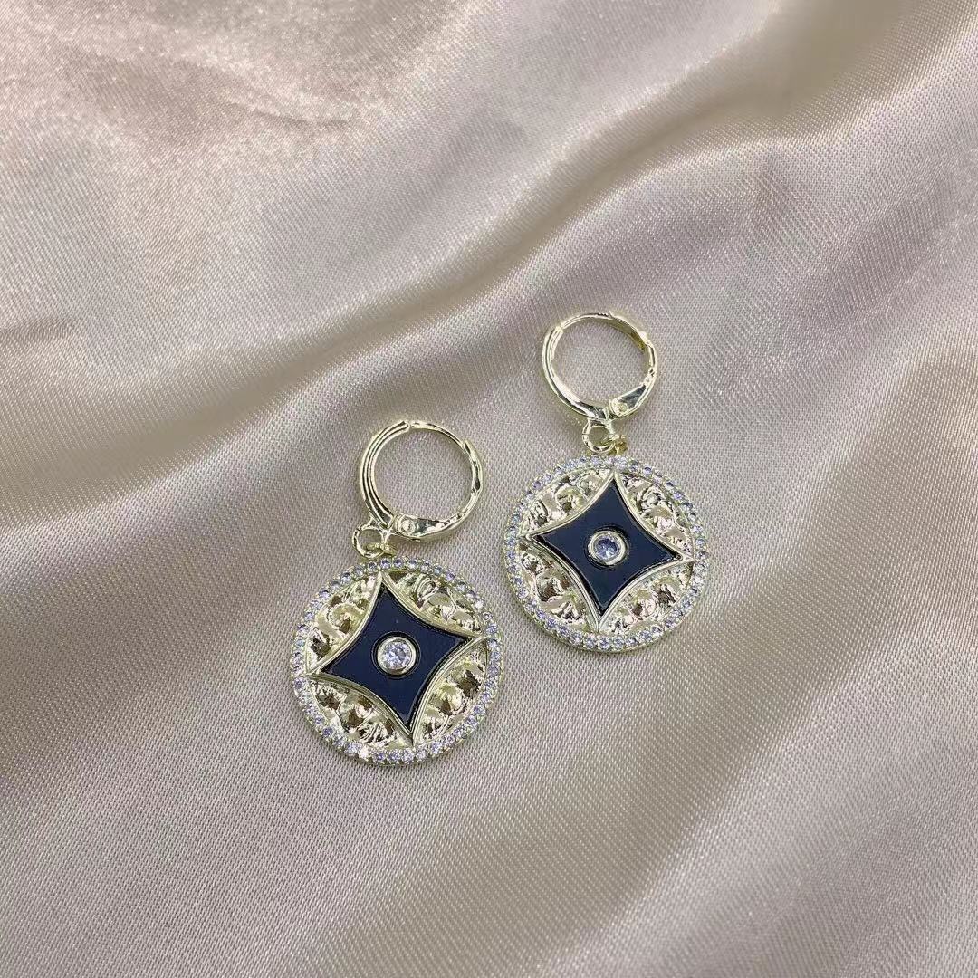 New trendy Korean-style earrings for women, unique stud earrings, and a sense of luxury detail image 1