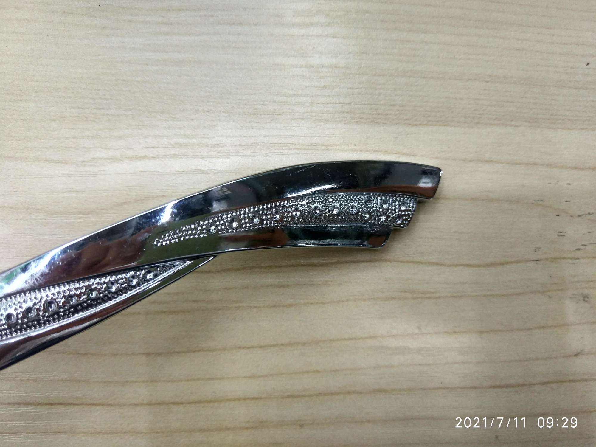 Simple furniture handle with zinc alloy and false drill, 224MM Application Scenario
