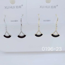 Big name classic pop earrings