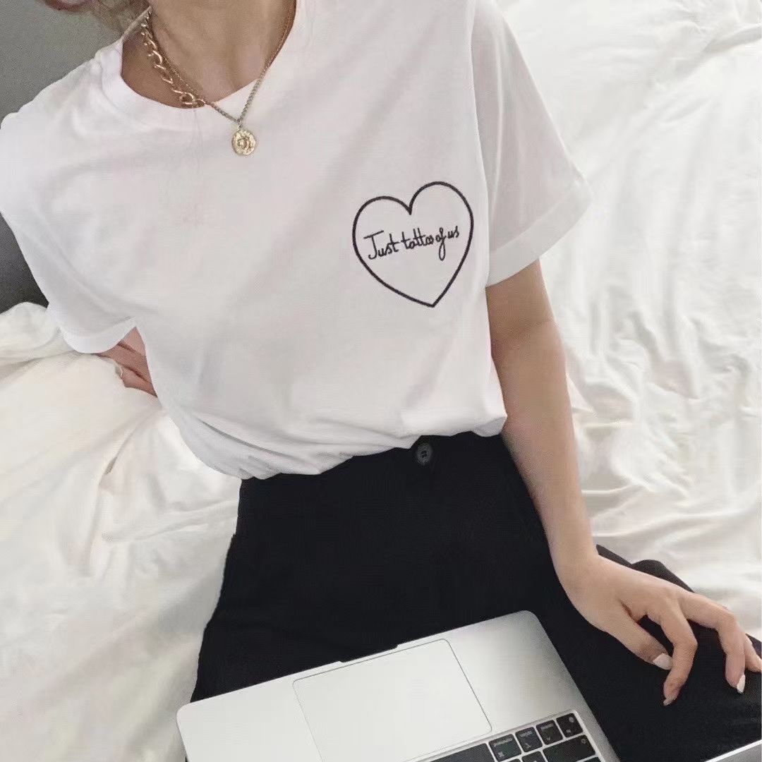 White T-shirt heart