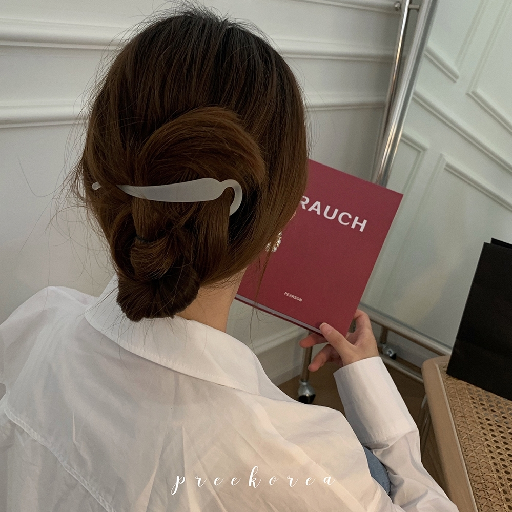 Korean Instagram-style transparent matte resin hair clip at the back of the head, a popular summer 2021 new style hair grip