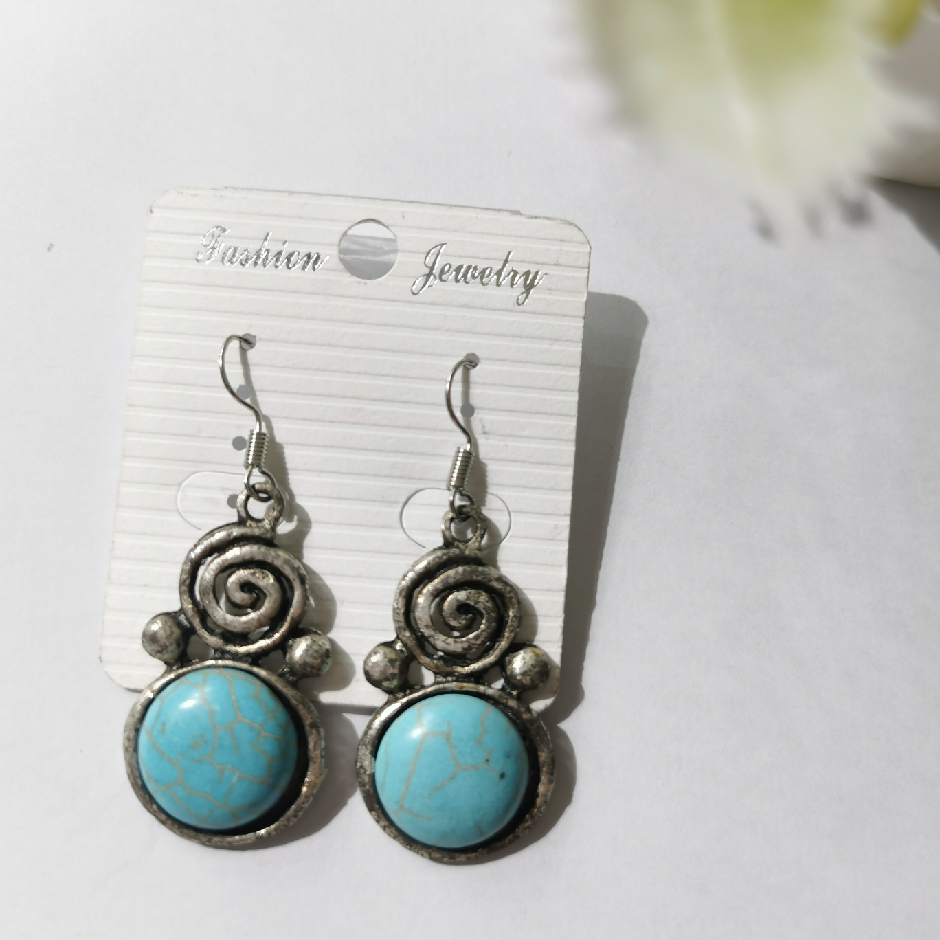 Fashionable turquoise earrings
