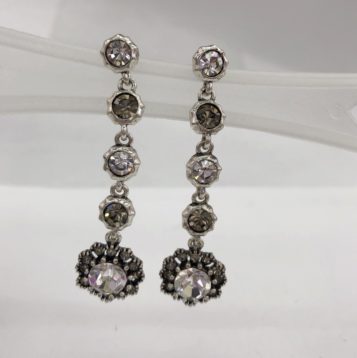 Korean stylish and fashionable socialite, simple, elegant, creative, versatile, sweet lady's must-have long earrings