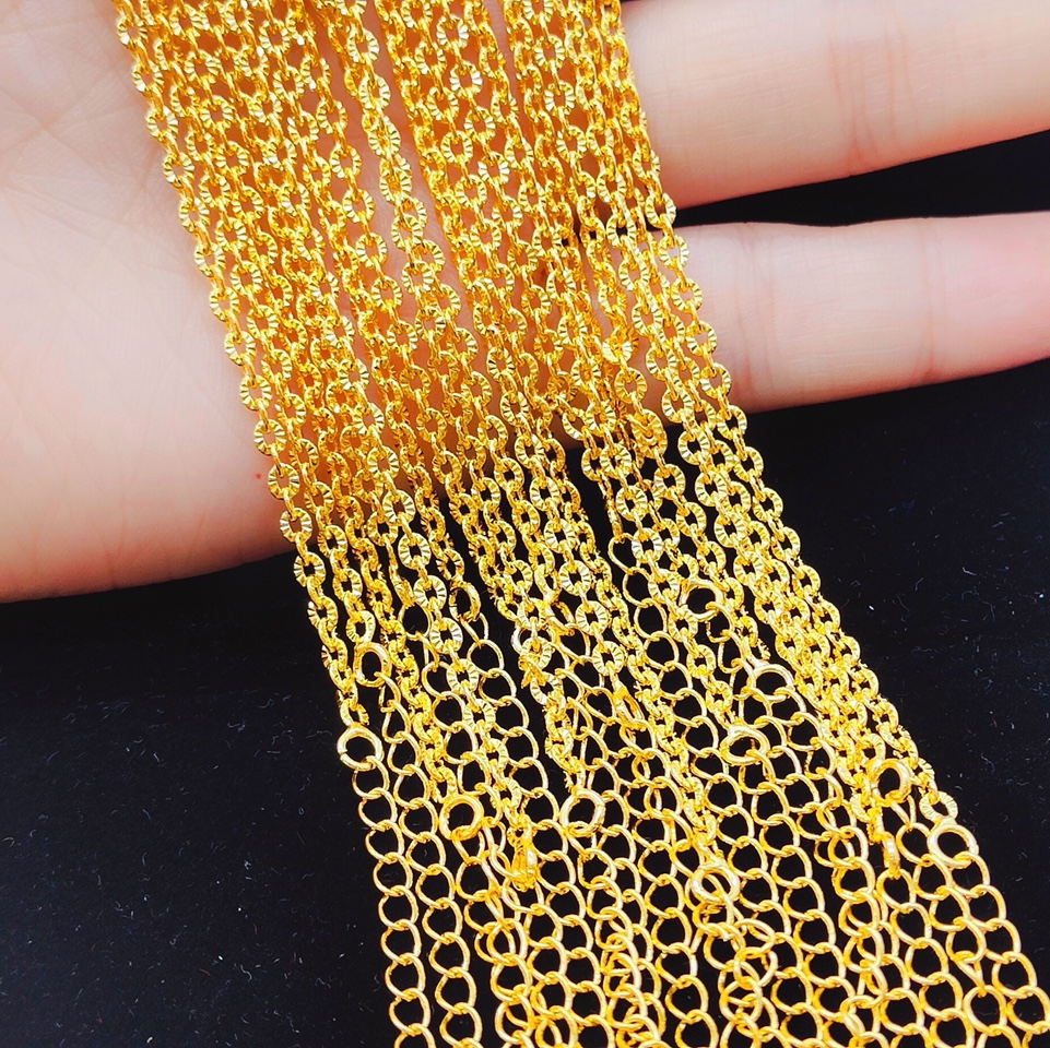 Embossed o bracelet