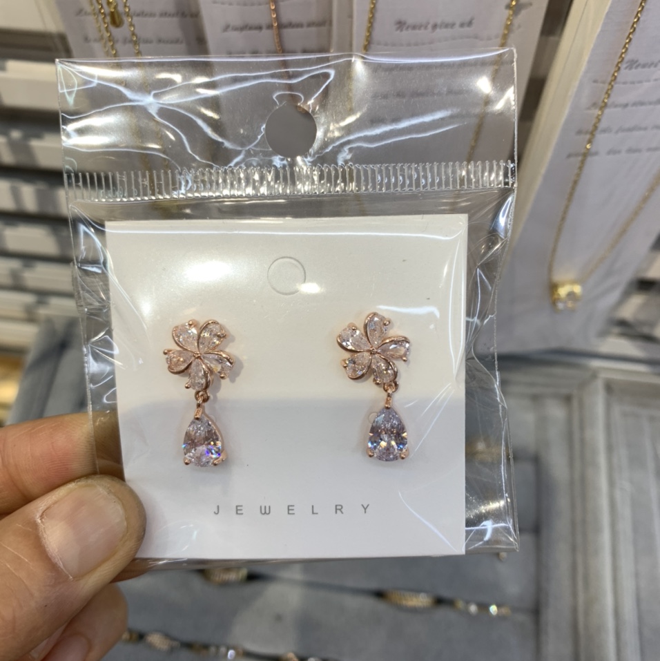 Earrings 034 Copper plated zircon gold