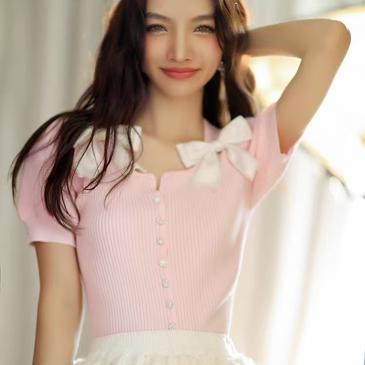 Pink bow knitwear