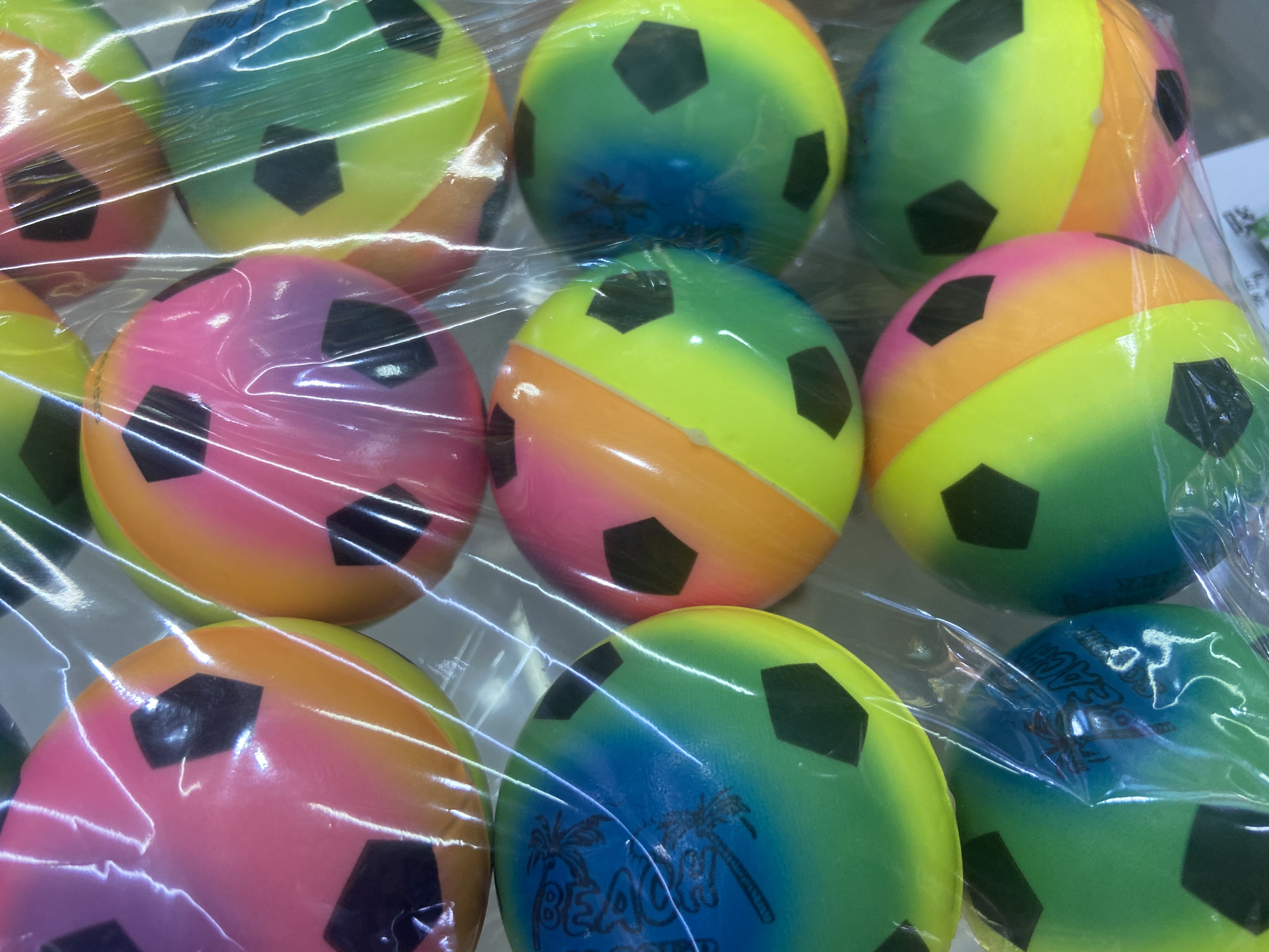 Factory direct sales 6.3 cm rainbow-colored football toys for girls and boys, sponge balls, foam balls, children's toys. 12/opp Application Scenario