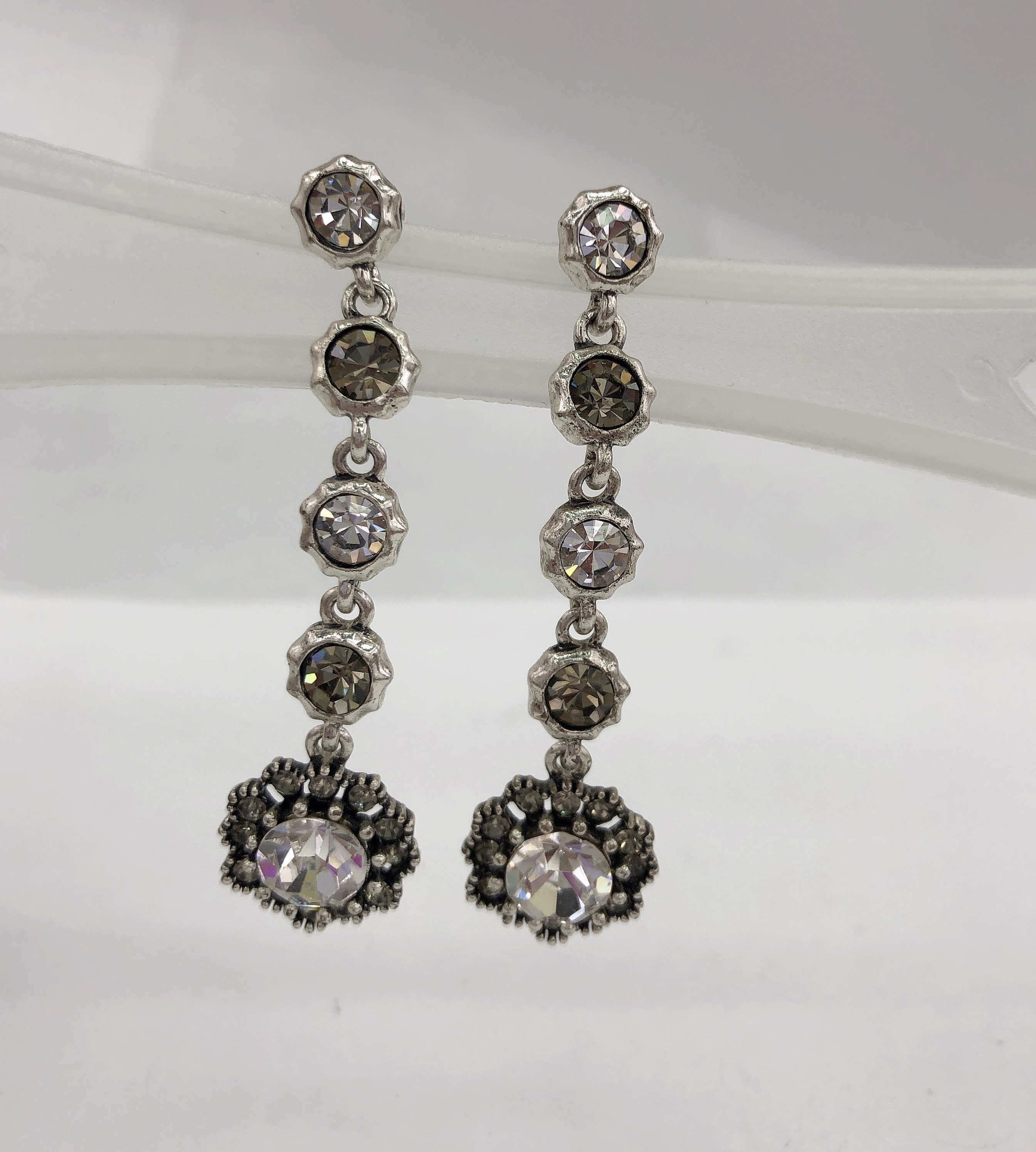 Korean stylish and fashionable socialite, simple, elegant, creative, versatile, sweet lady's must-have long earrings Specification image