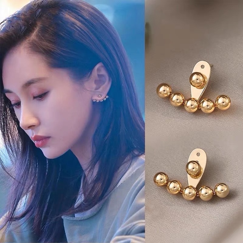 Wang Ziyun's summer style earrings, elegant stud earrings, women's niche high-end personality earrings, 2021 new trend Application Scenario