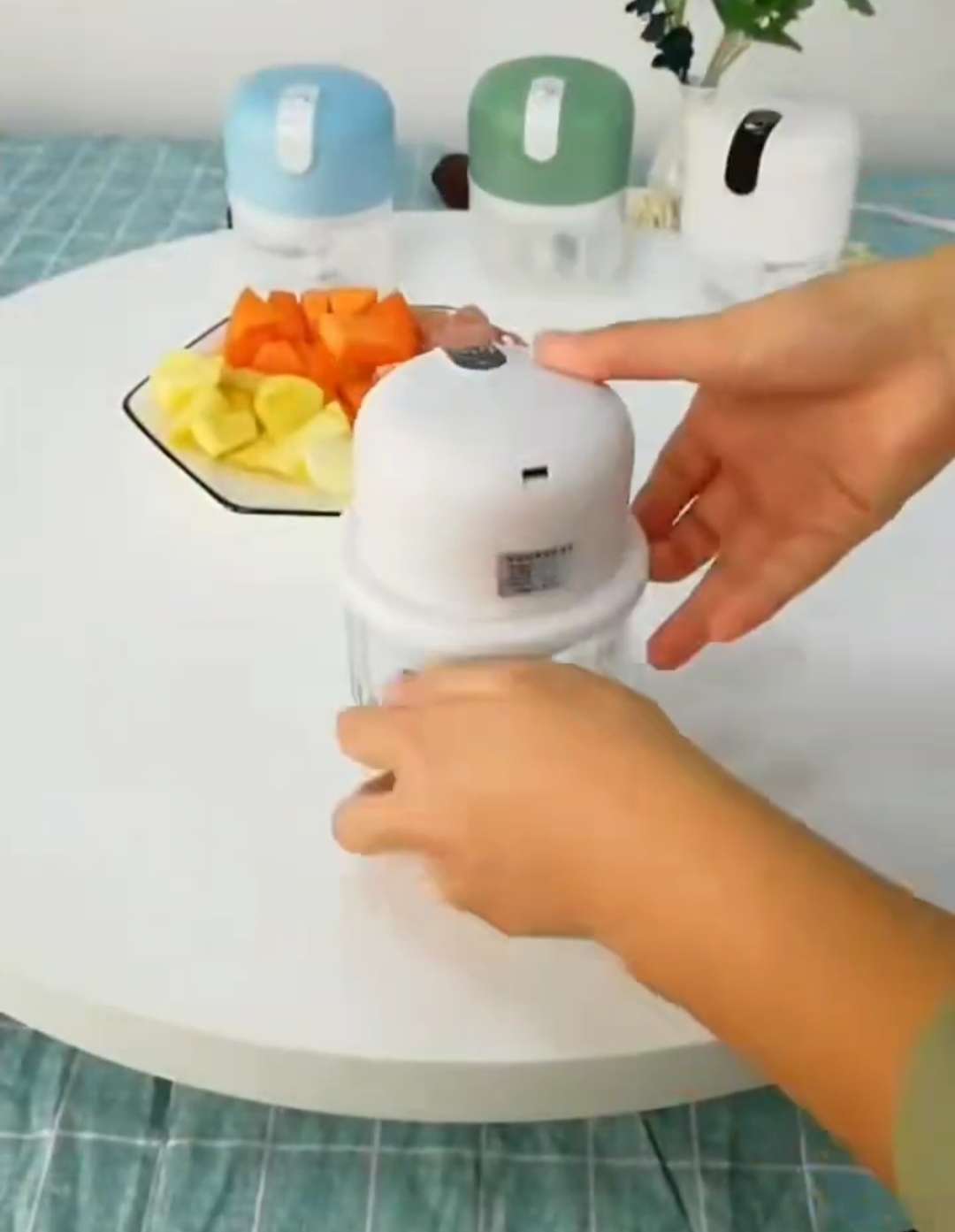 ML952 Electric food processor Mini Garlic Beater Meat Mincer one machine multi-purpose processor grinder Auxiliary food processor Portable rechargeable garlic blender details Picture