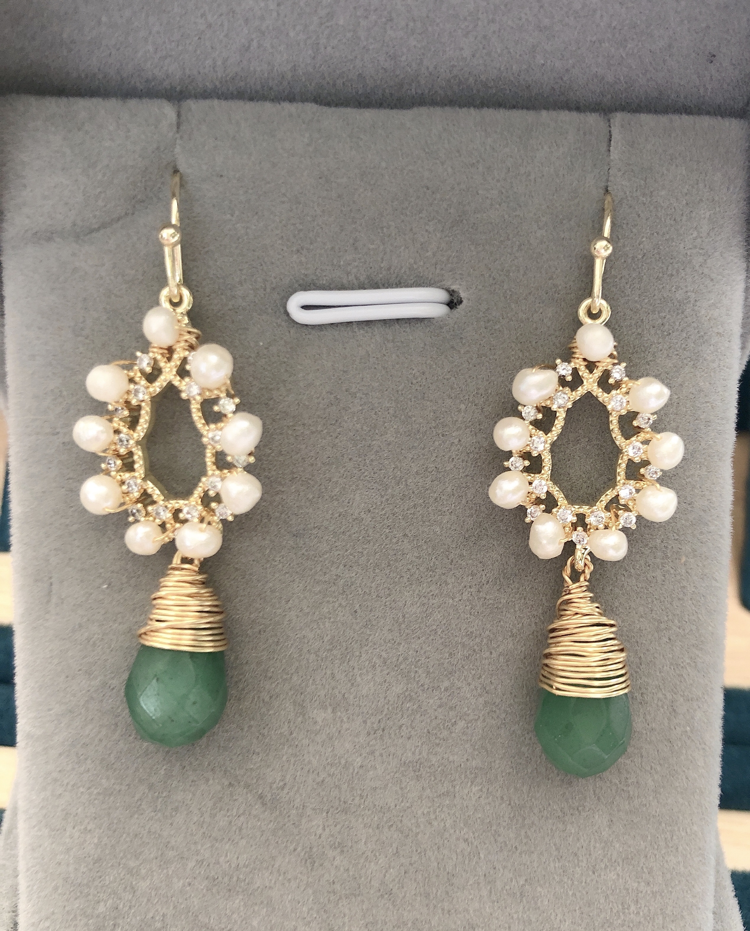 Yuna Jewelry A-146 Natural Pearl and natural stone exquisite pendant, French internet-famous high-end style, personalized and versatile earrings Specification image