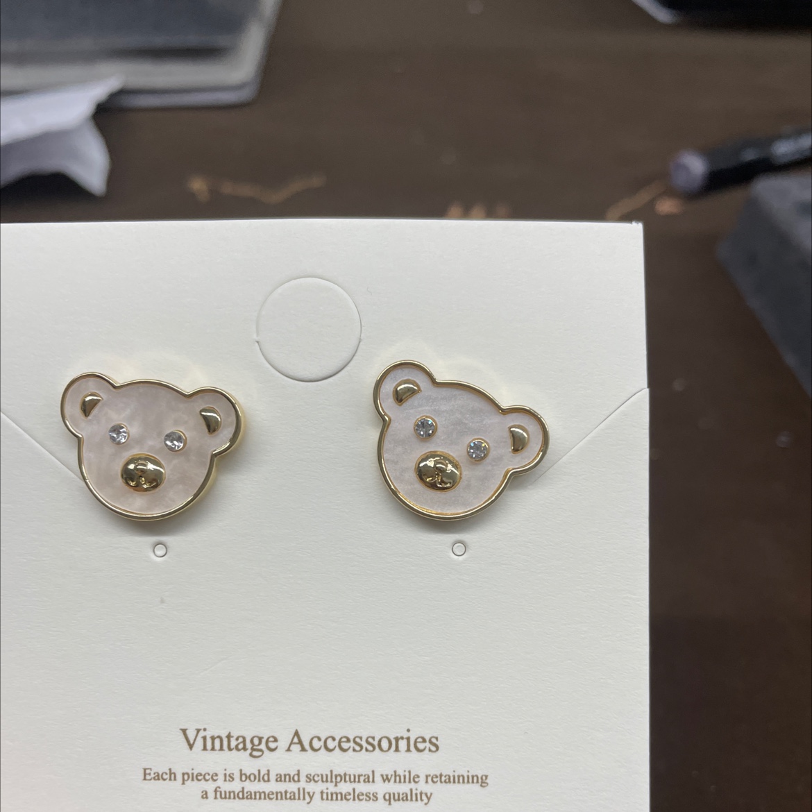 Today's Liren simple, fashionable, elegant and versatile ear studs