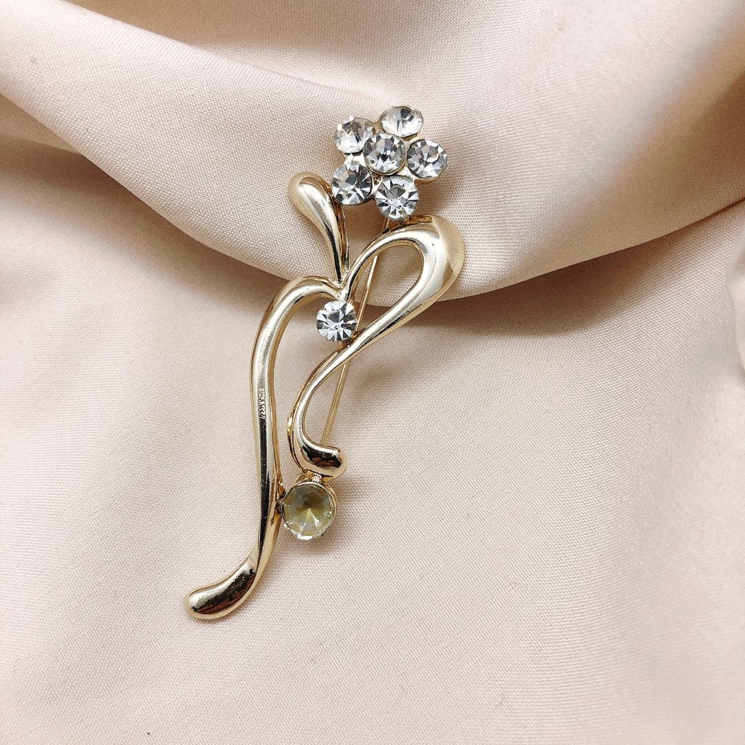 Ladies Simple flower alloy brooch Corsage Suit Coat accessories