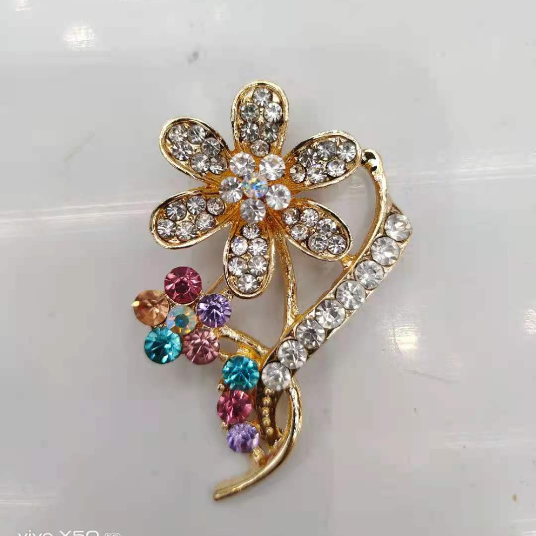 Fashion brooch 379 thumbnail