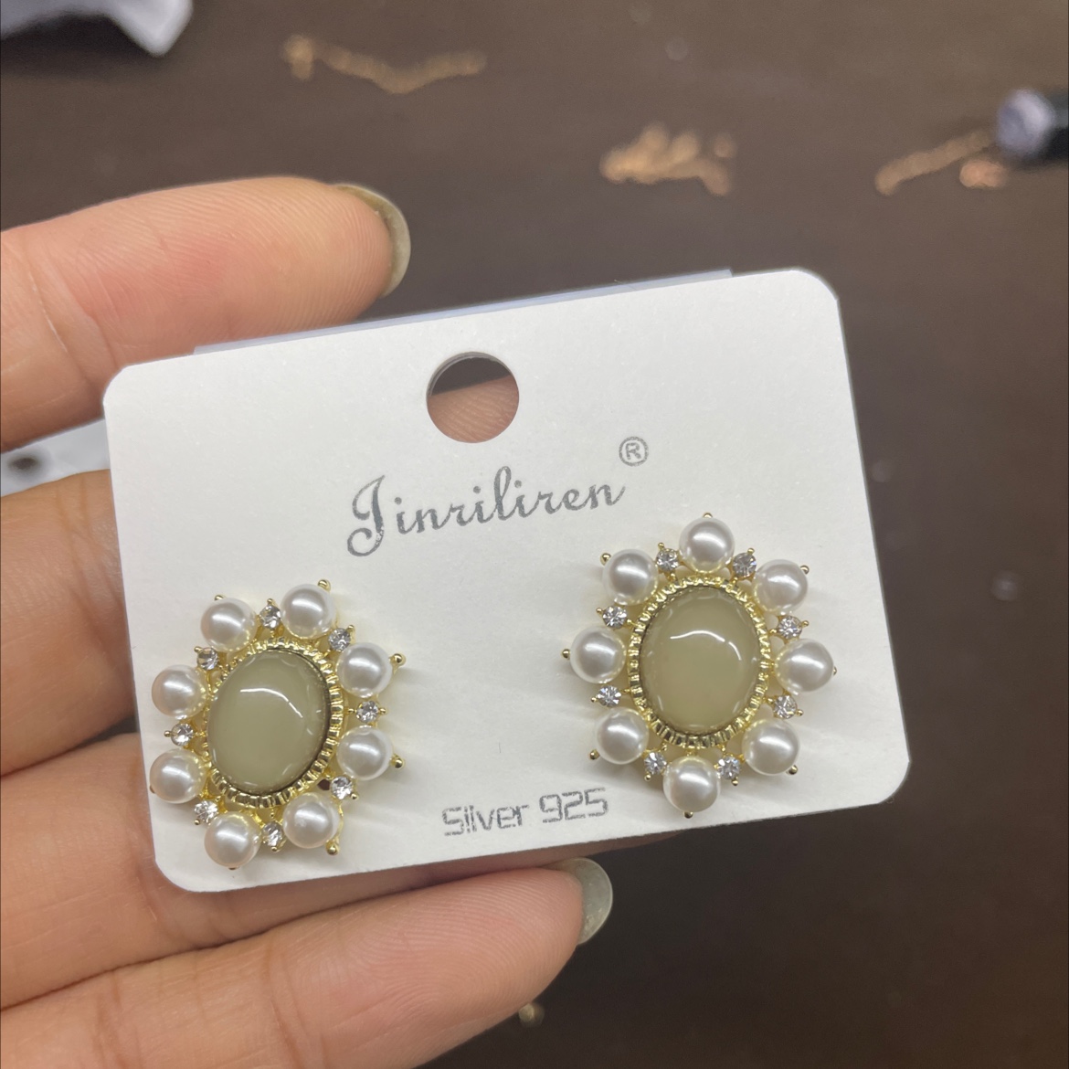 Today's Beauty Korean version oval pearl stud earrings are elegant and of high quality Item Picture