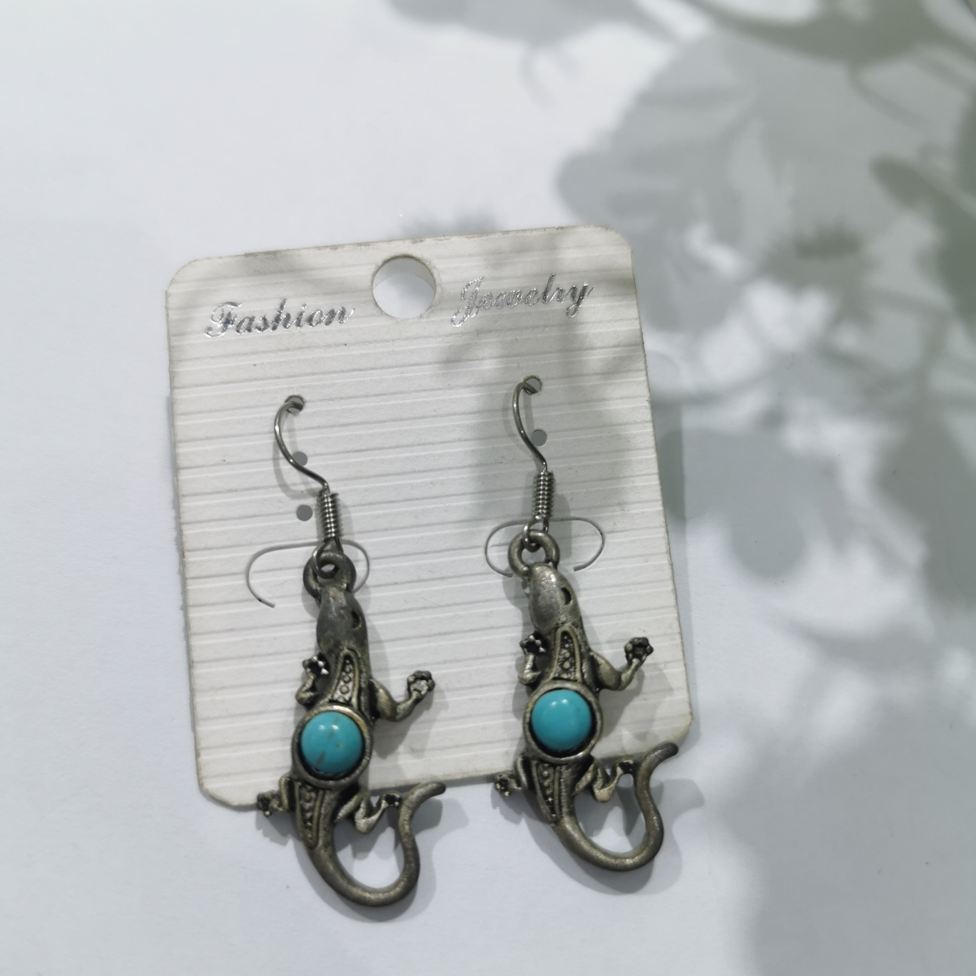 Small gecko earrings
