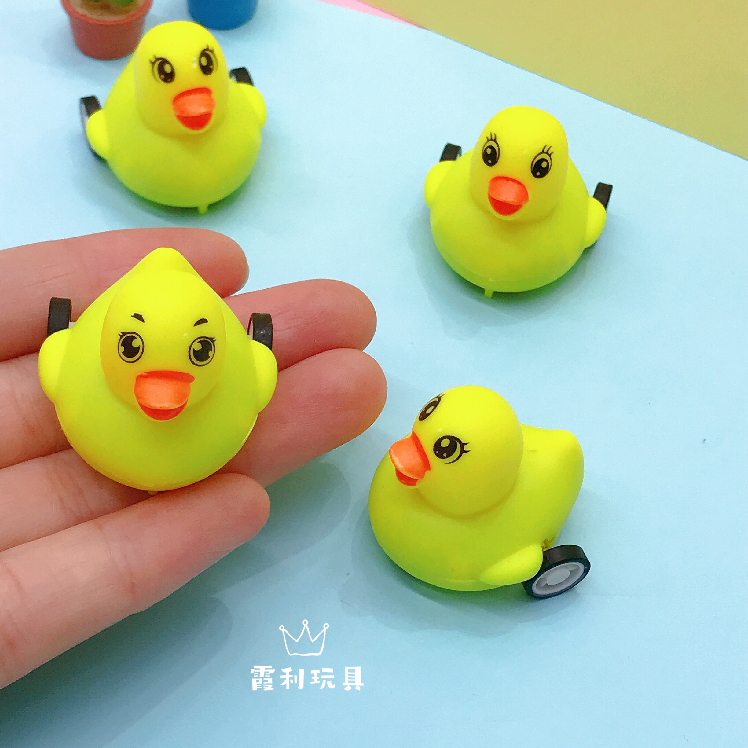 Huili Little Duck Children's plastic Toy Gift Gacha Application Scenario
