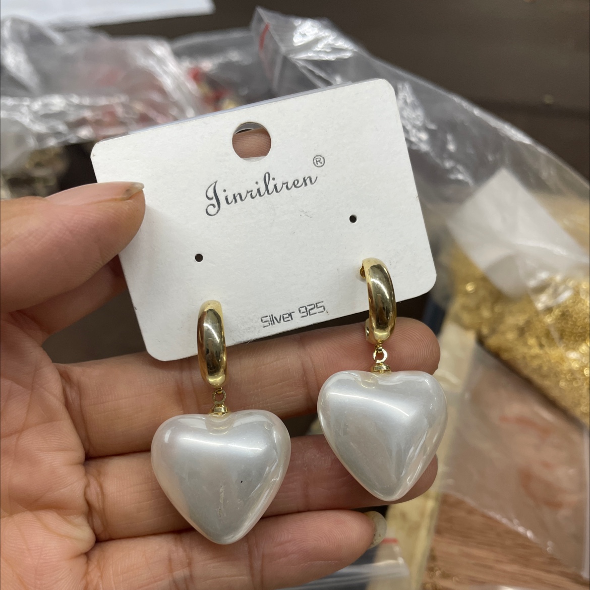 Today's Beauty Korean version Big Heart Pearl Pendant earrings with silver needles Application Scenario