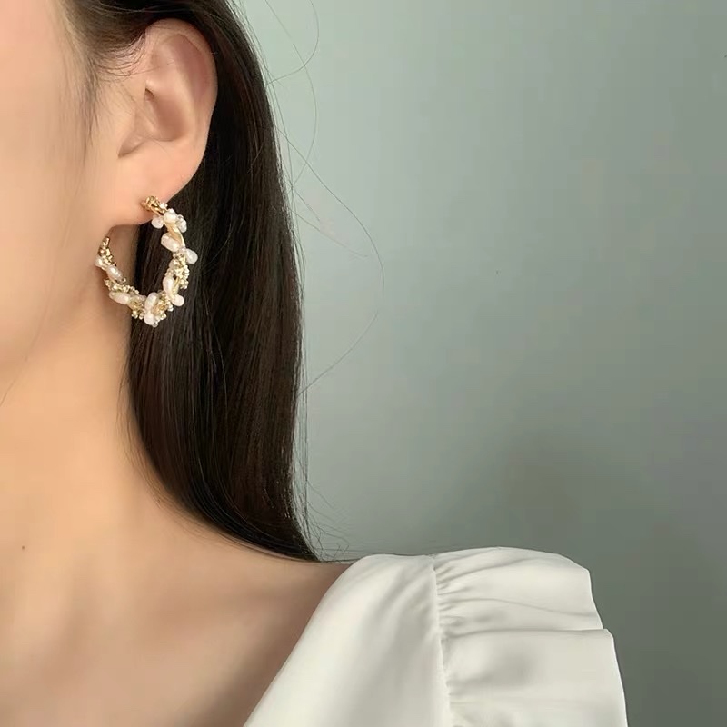 S925 Summer New Style Light Luxury Heavy Industry Small C style Hong Kong style hand-wound pearl earrings, trendy and elegant earrings for women Specification image