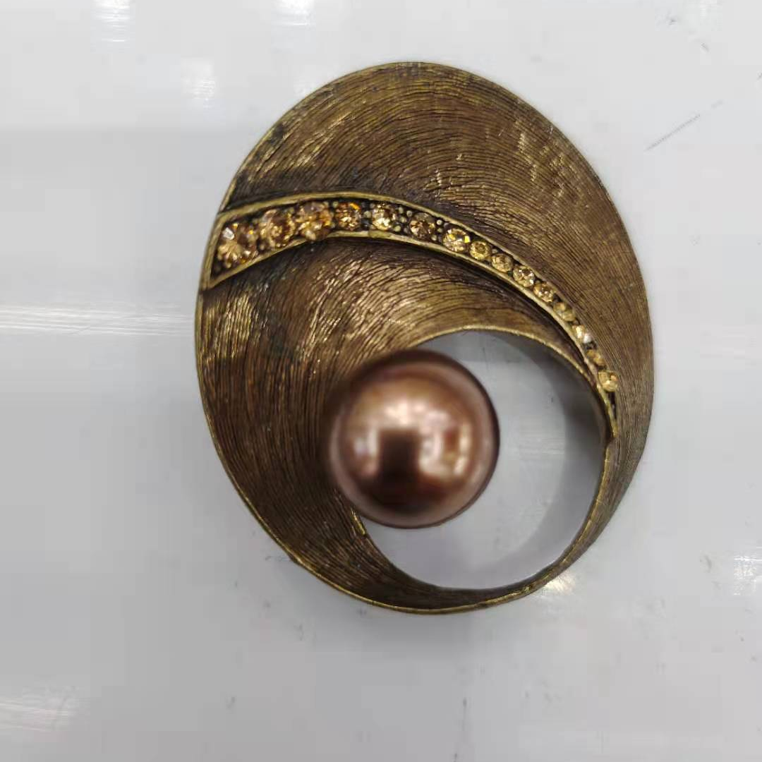 Fashion brooch 311 thumbnail