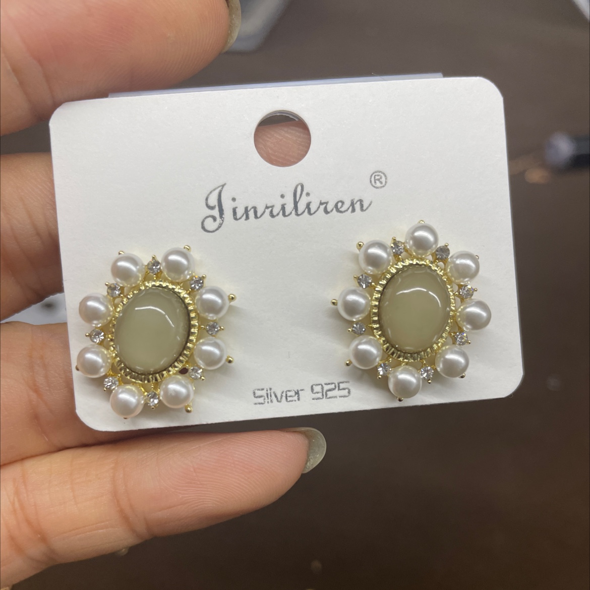 Today's Beauty Korean version oval pearl stud earrings are elegant and of high quality details Picture