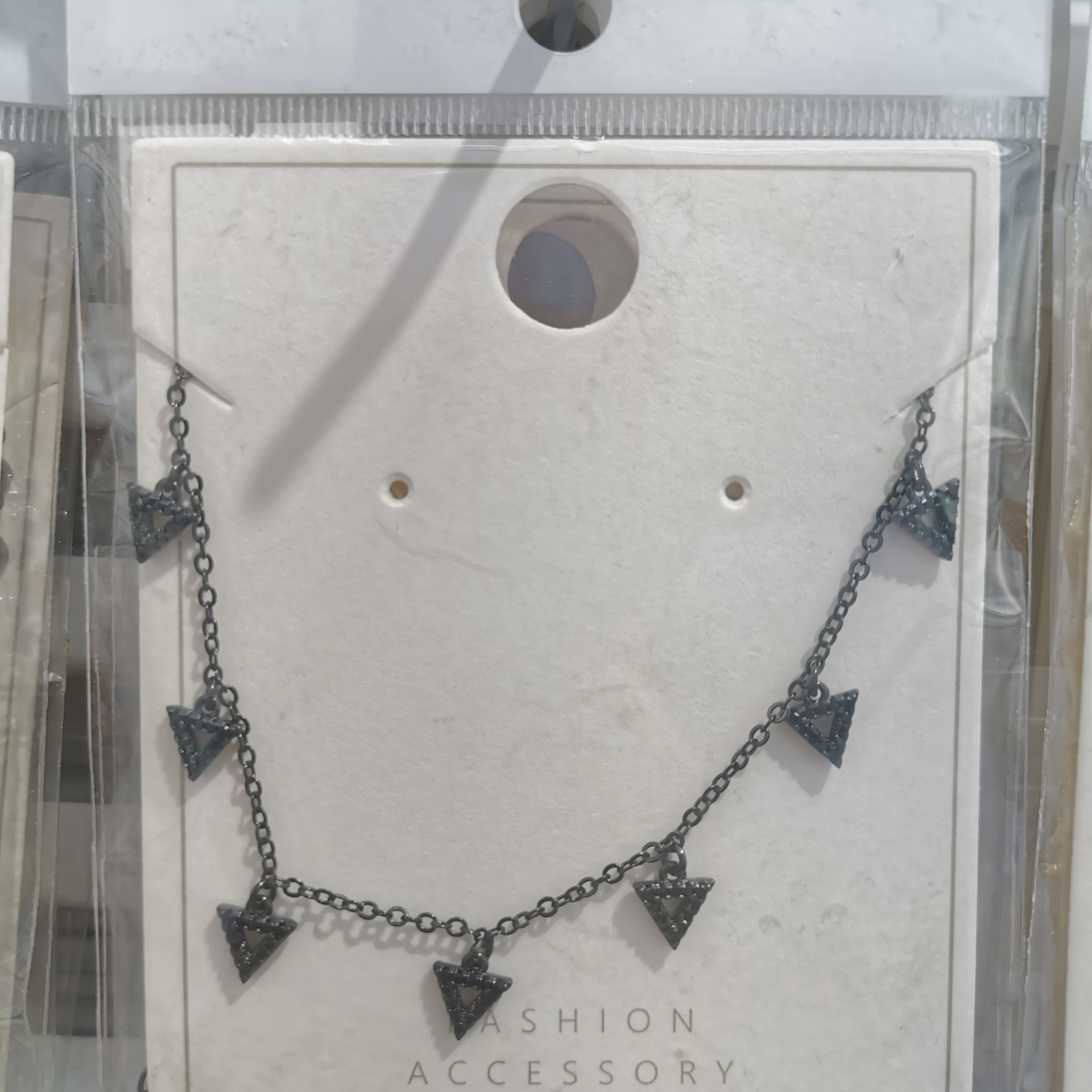 Small accessories 3 Angle necklaces exploded