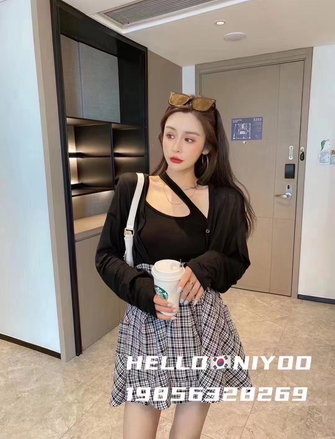 The 2021 new women's summer thin sun-protective shirt + halter top three-piece spring ins outfit that makes the Internet celebrity look younger detail image 4