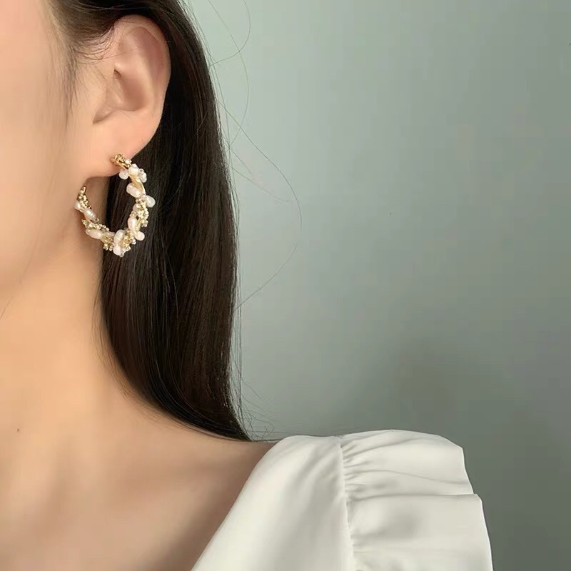S925 Summer New Style Light Luxury Heavy Industry Small C style Hong Kong style hand-wound pearl earrings, trendy and elegant earrings for women