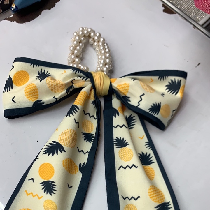 Pearl ribbon pineapple