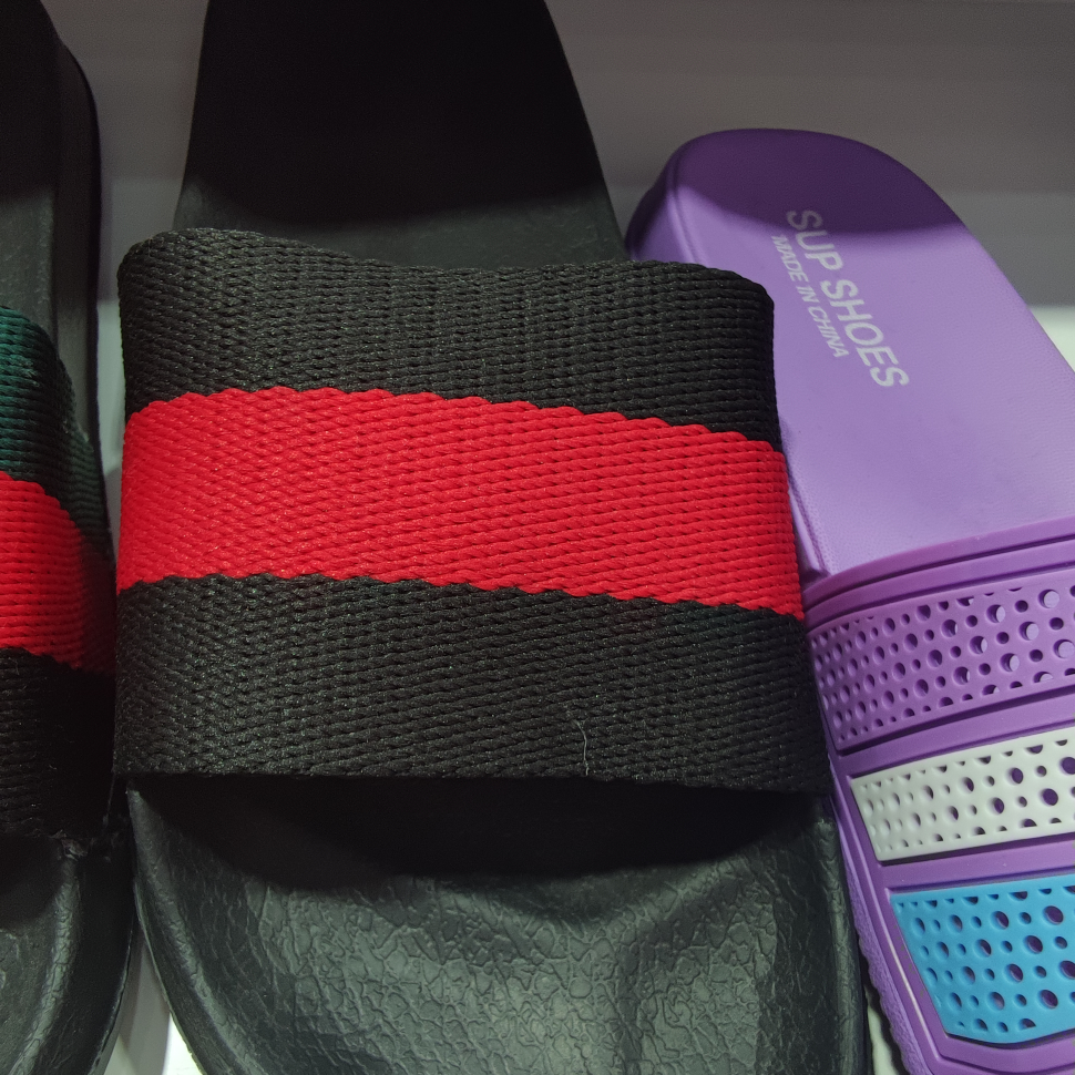 The one-line drag is black, red and black