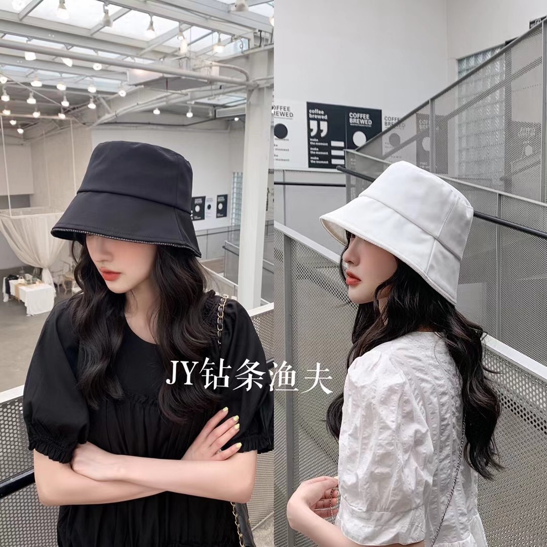 黑白亮钻渔夫帽
