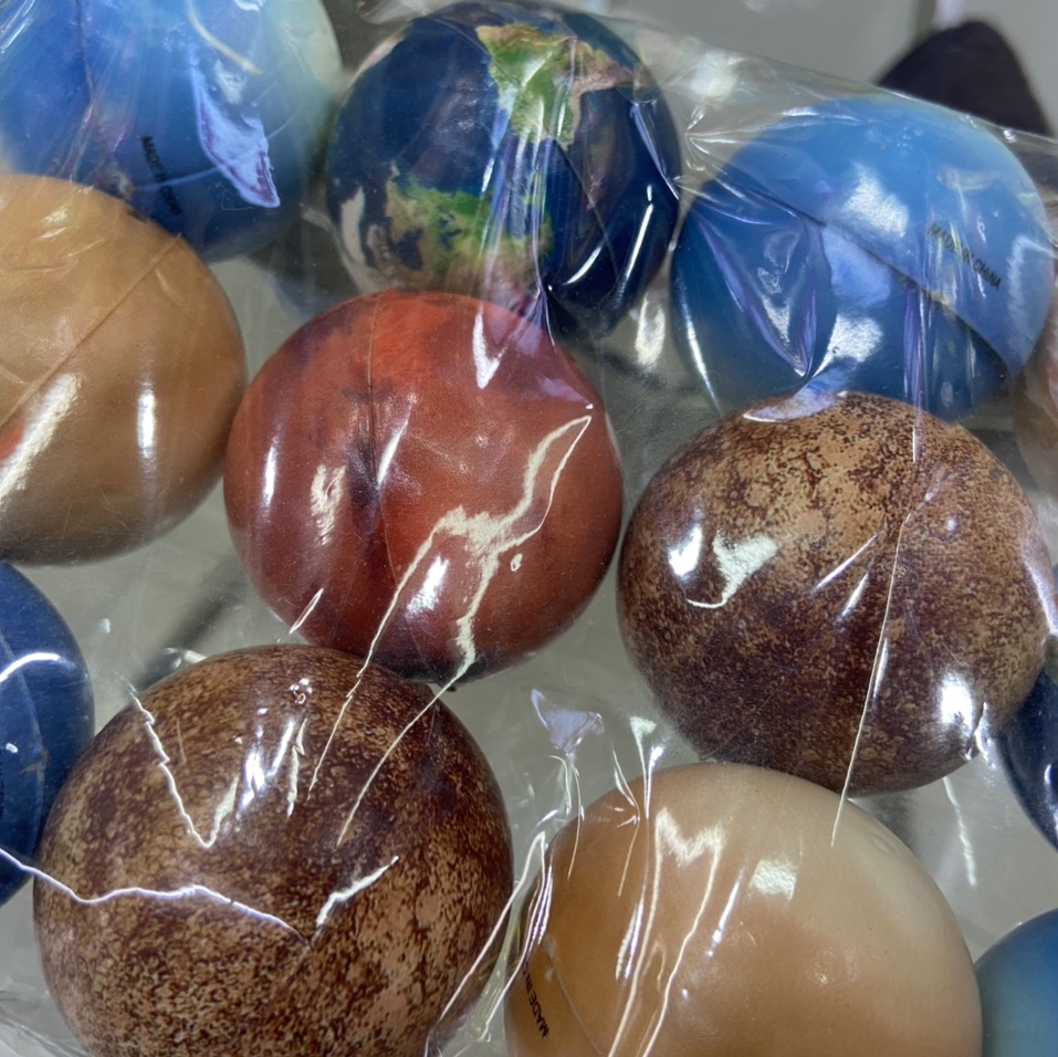 Factory direct sales of 5 cm various mixed girl and boy toys, sponge balls, foam balls, children's toys. 12/opp