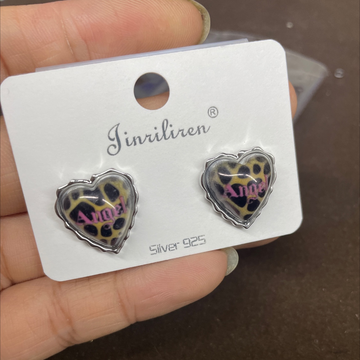 Today's Beauty Korean version of the heart-shaped design style stud earrings is simple and elegant Application Scenario