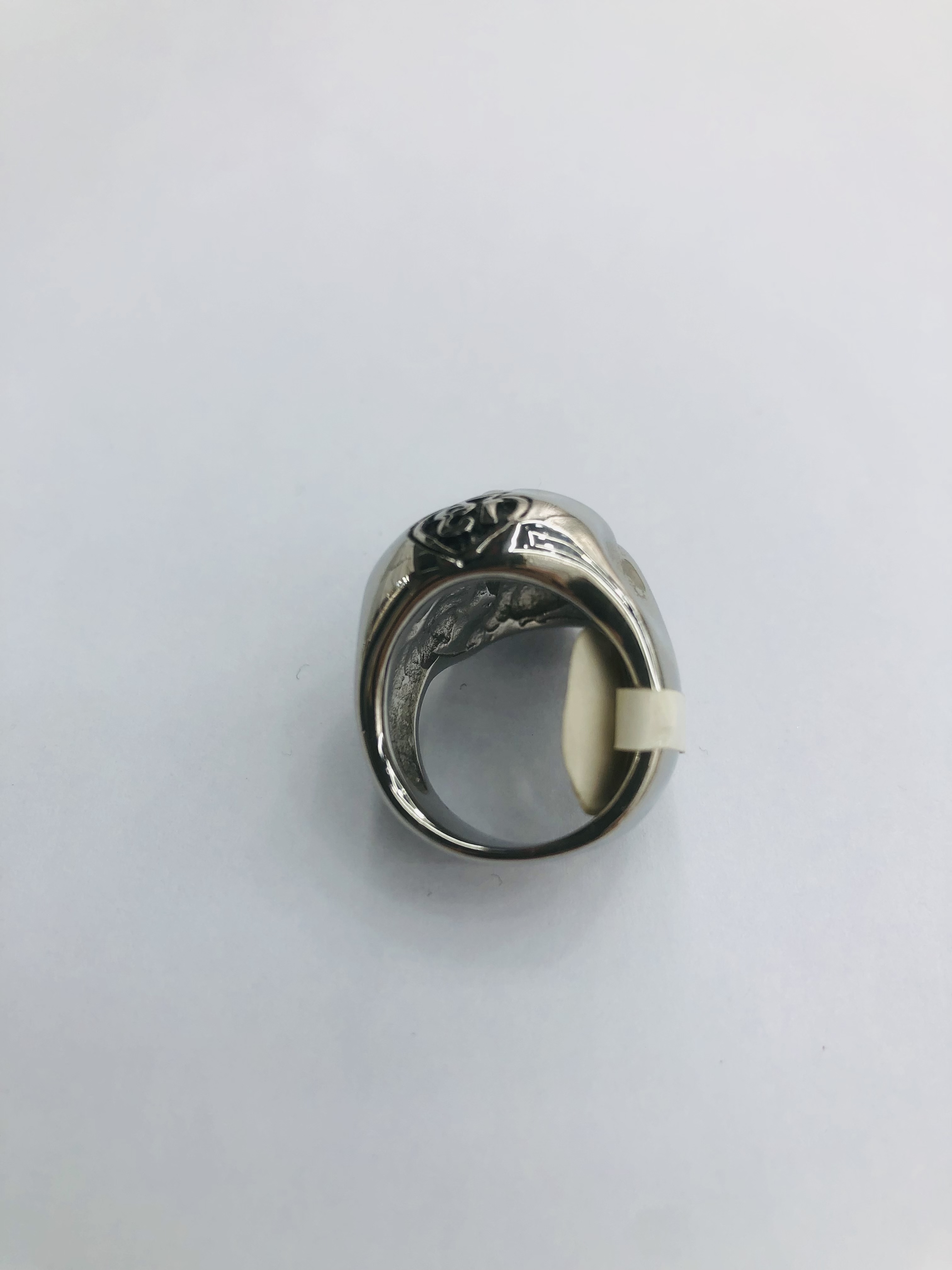 Exaggerated skull Men's stainless steel ring 12 Application Scenario