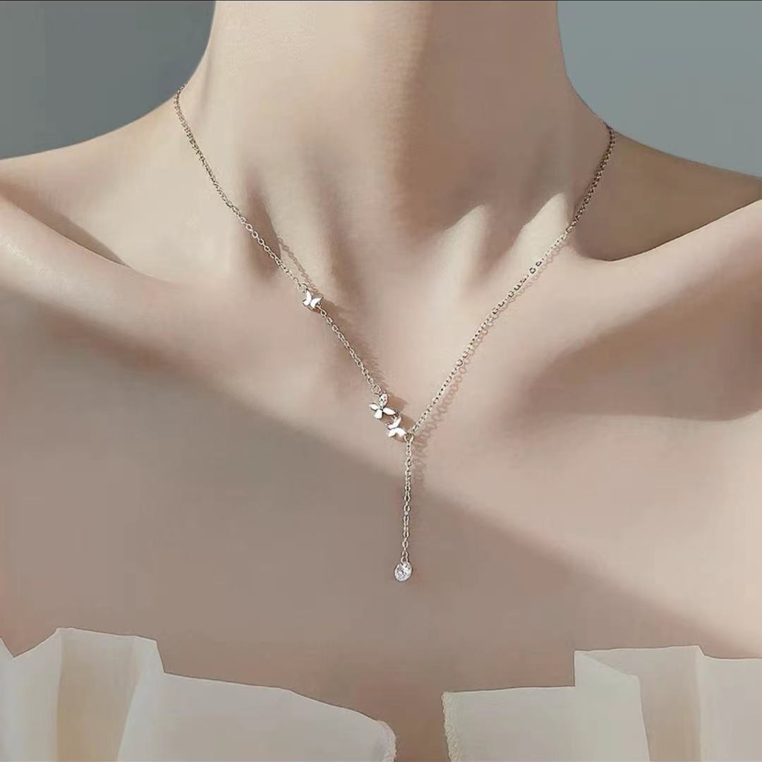 Butterfly clavicle chain