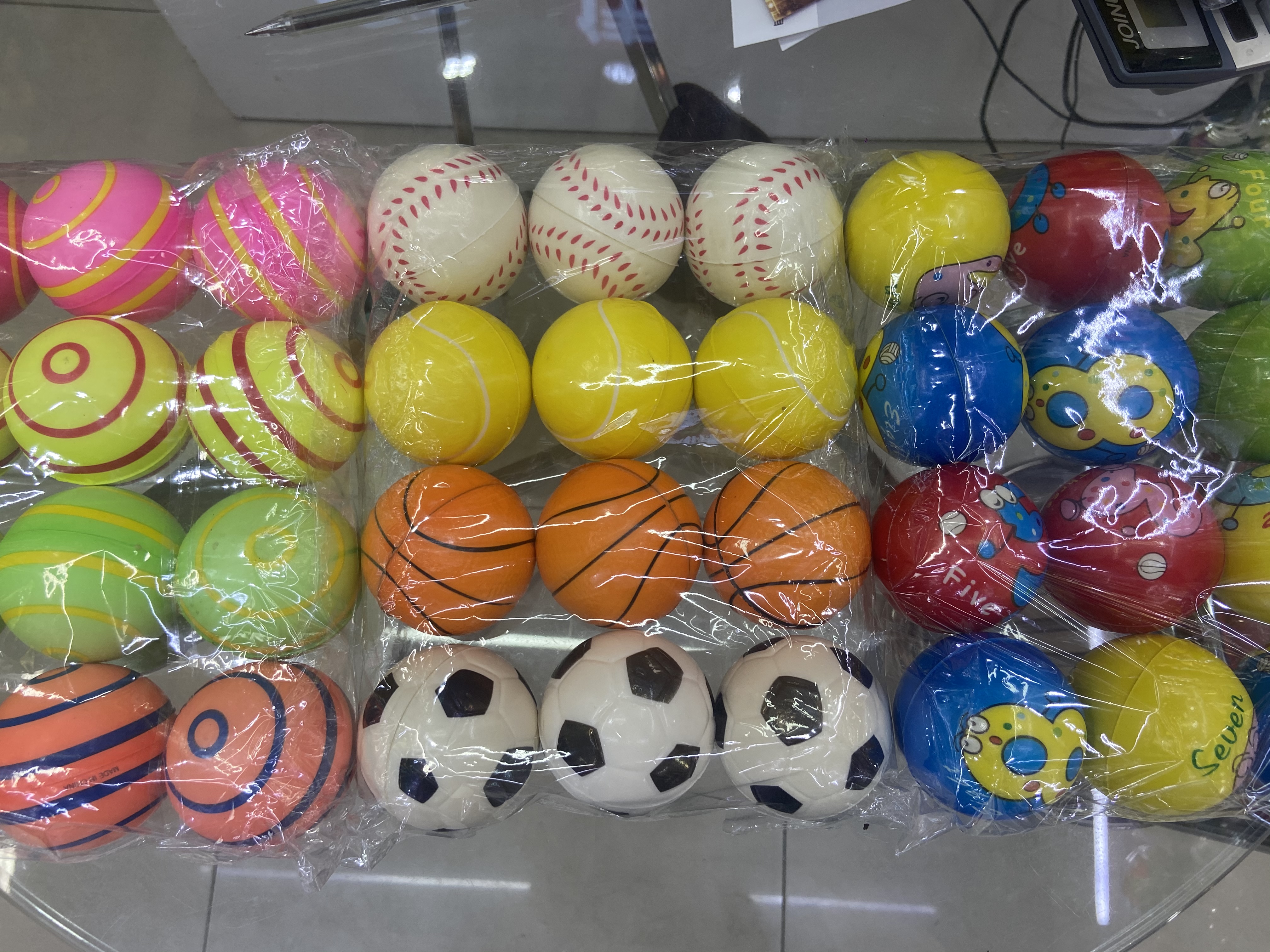 Factory direct sales 6.3 cm chaotic combination 1 girl and boy toy Sponge ball Foam ball children's toy. 12/oppla detail image 1
