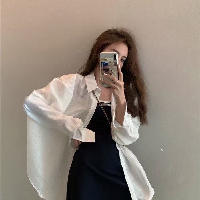 Stylish and hot girl halter dress, fashionable set, eye-catching shirt, casual style skirt, two-piece set for women's summer