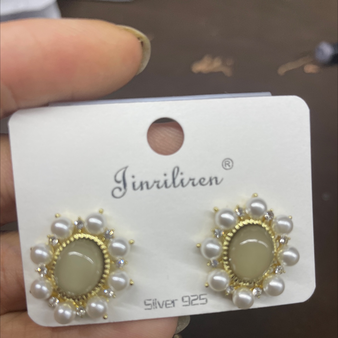 Today's Beauty Korean version oval pearl stud earrings are elegant and of high quality