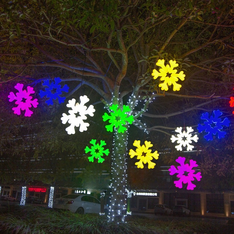 New LED snowflake lamp, LED tree lighting pendant, shaped lamp, starry sky, festival color lamp, decorative lamp, snowflake 40cm warm white Application Scenario