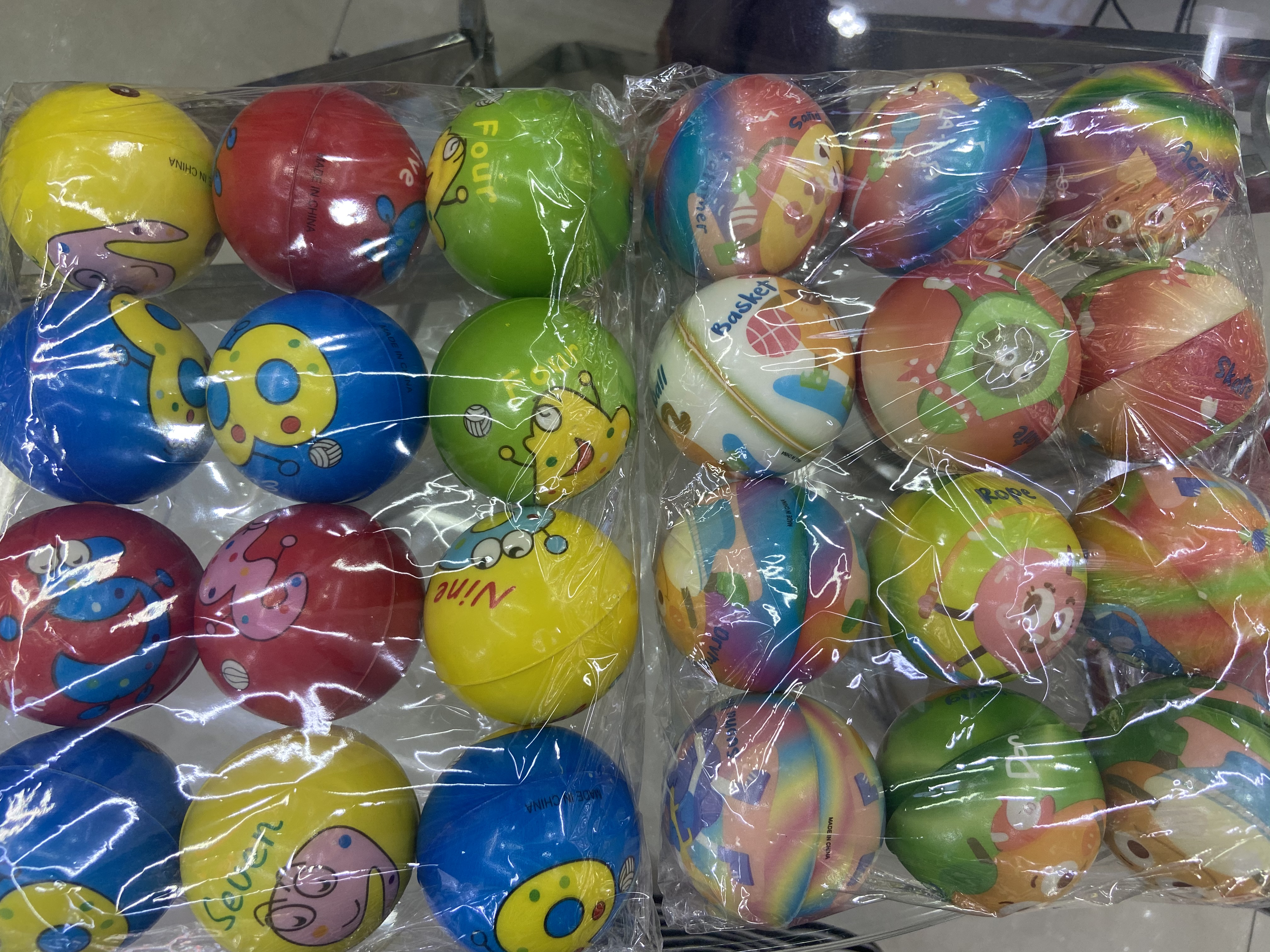 Factory direct sales 6.3 cm cartoon ➕ rabbit girls' boys toys sponge balls foam balls children '. 12/oppl Application Scenario