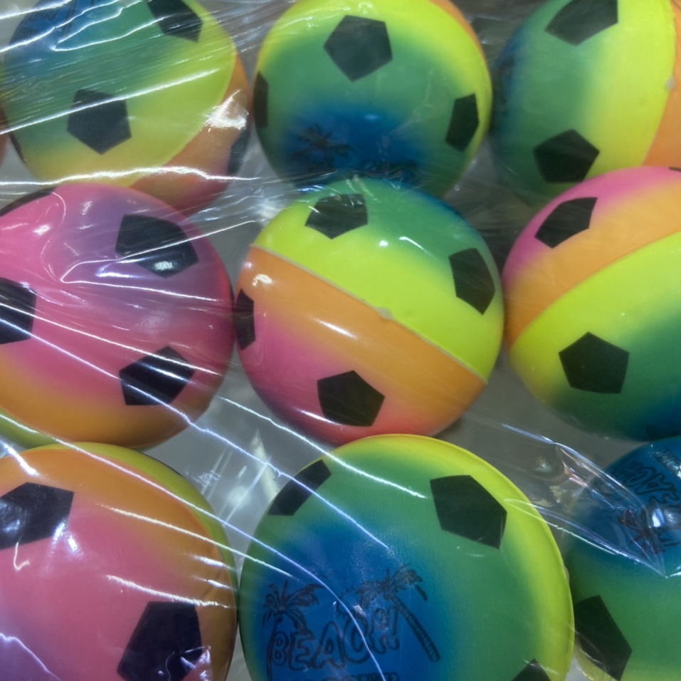 Fábrica directa 7cm rainbow beach soccer niños y niñas juguetes esponja bola de espuma juguetes para niños