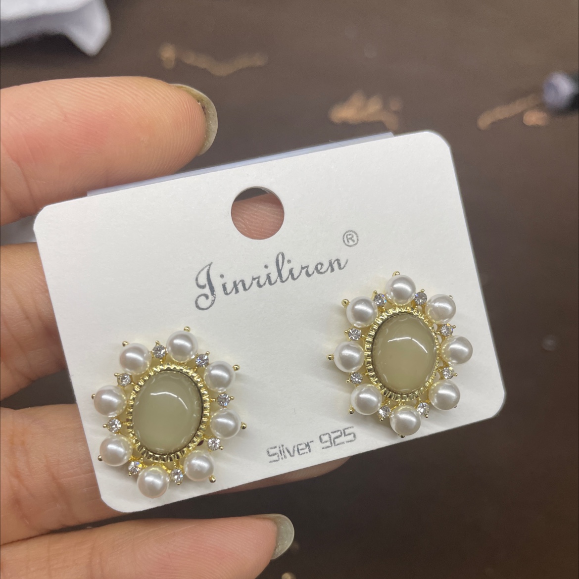 Today's Beauty Korean version oval pearl stud earrings are elegant and of high quality Application Scenario