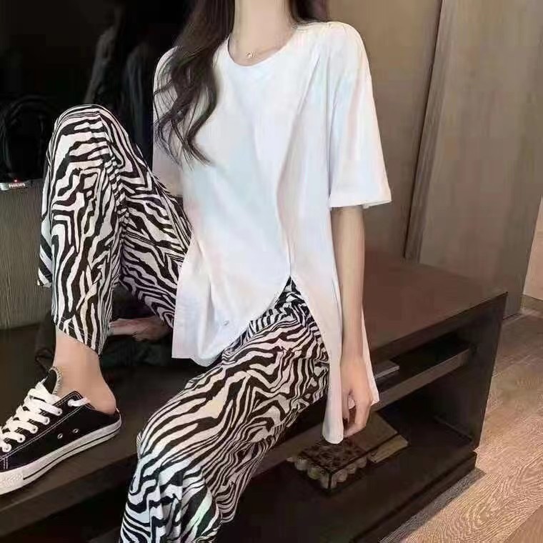 Salt-themed women's 2021 new summer split short-sleeved T-shirt + high-waisted loose and fashionable wide-leg pants Women's two-piece set Specification image