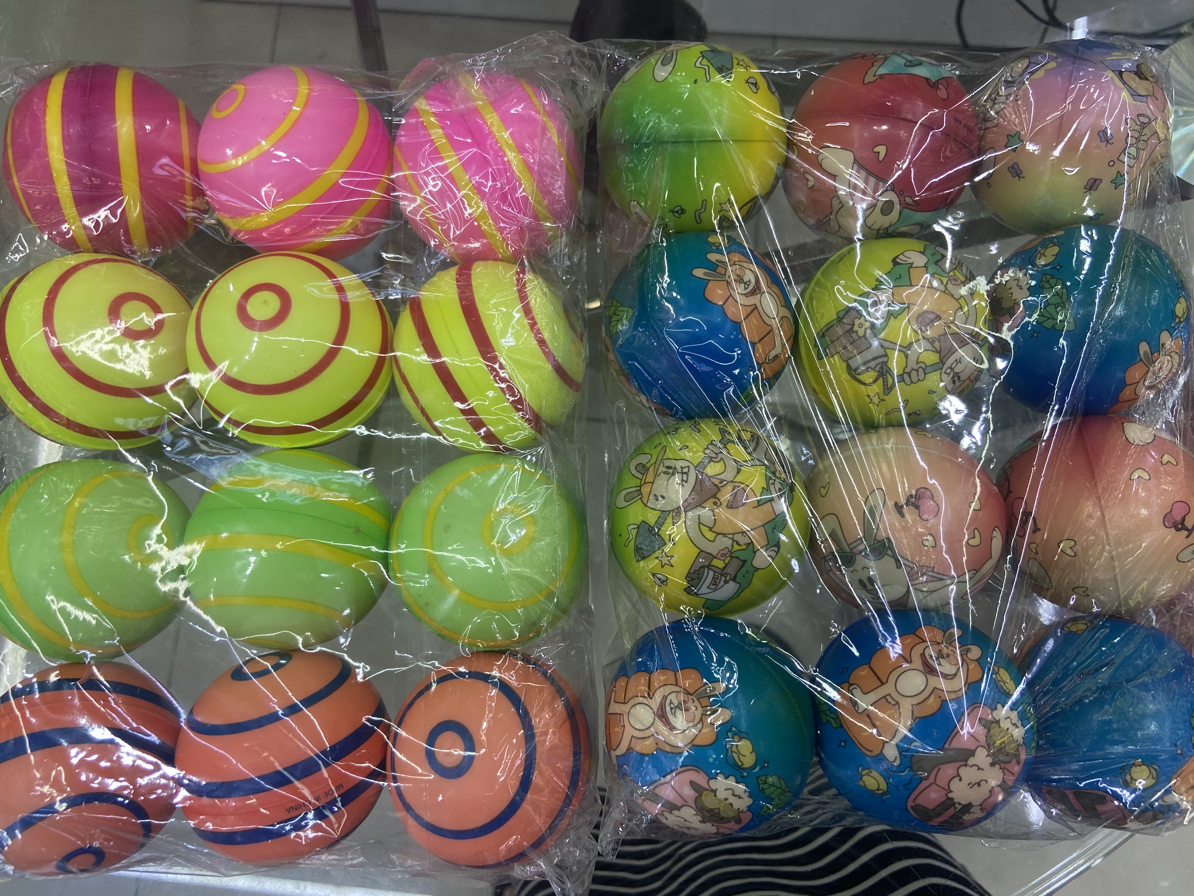 Factory direct sales 6.3 cm chaotic combination 1 girl and boy toy Sponge ball Foam ball children's toy. 12/oppla Specification image