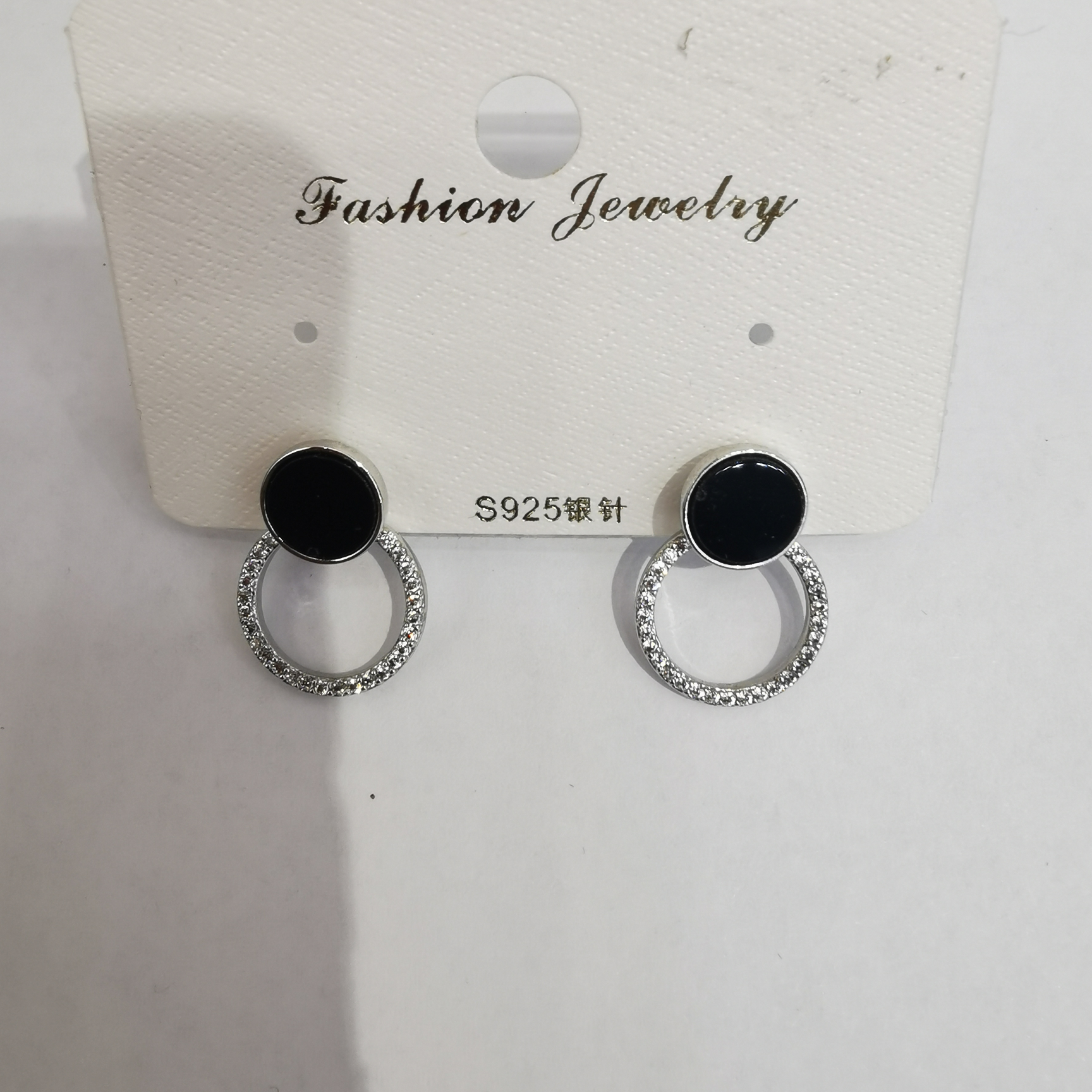 2 Black sheet earrings