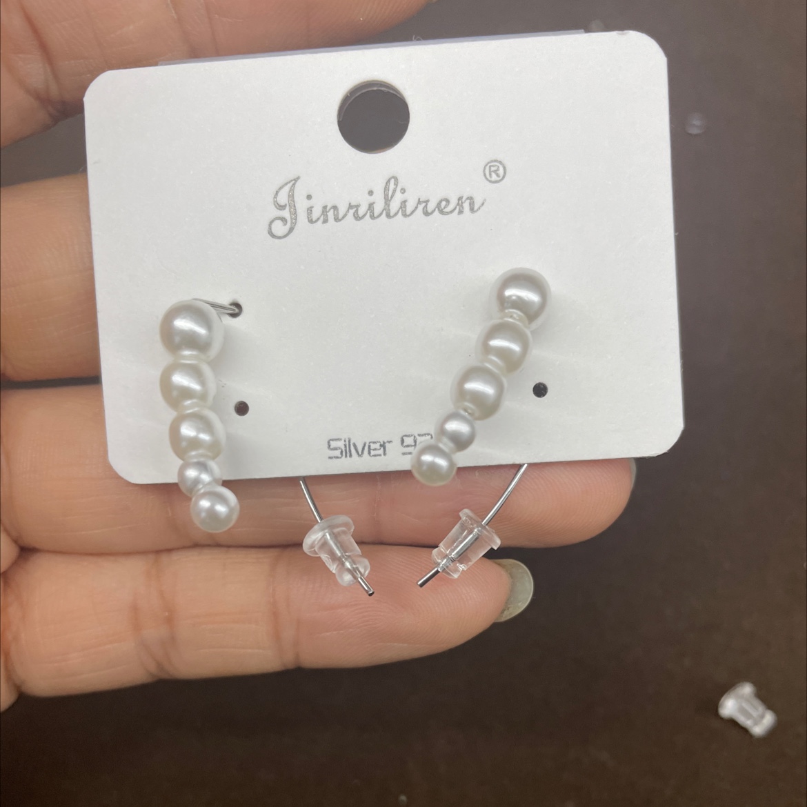 Today, the Korean version of "Beauty" features several pearl earrings with symmetrical designs on both sides Application Scenario