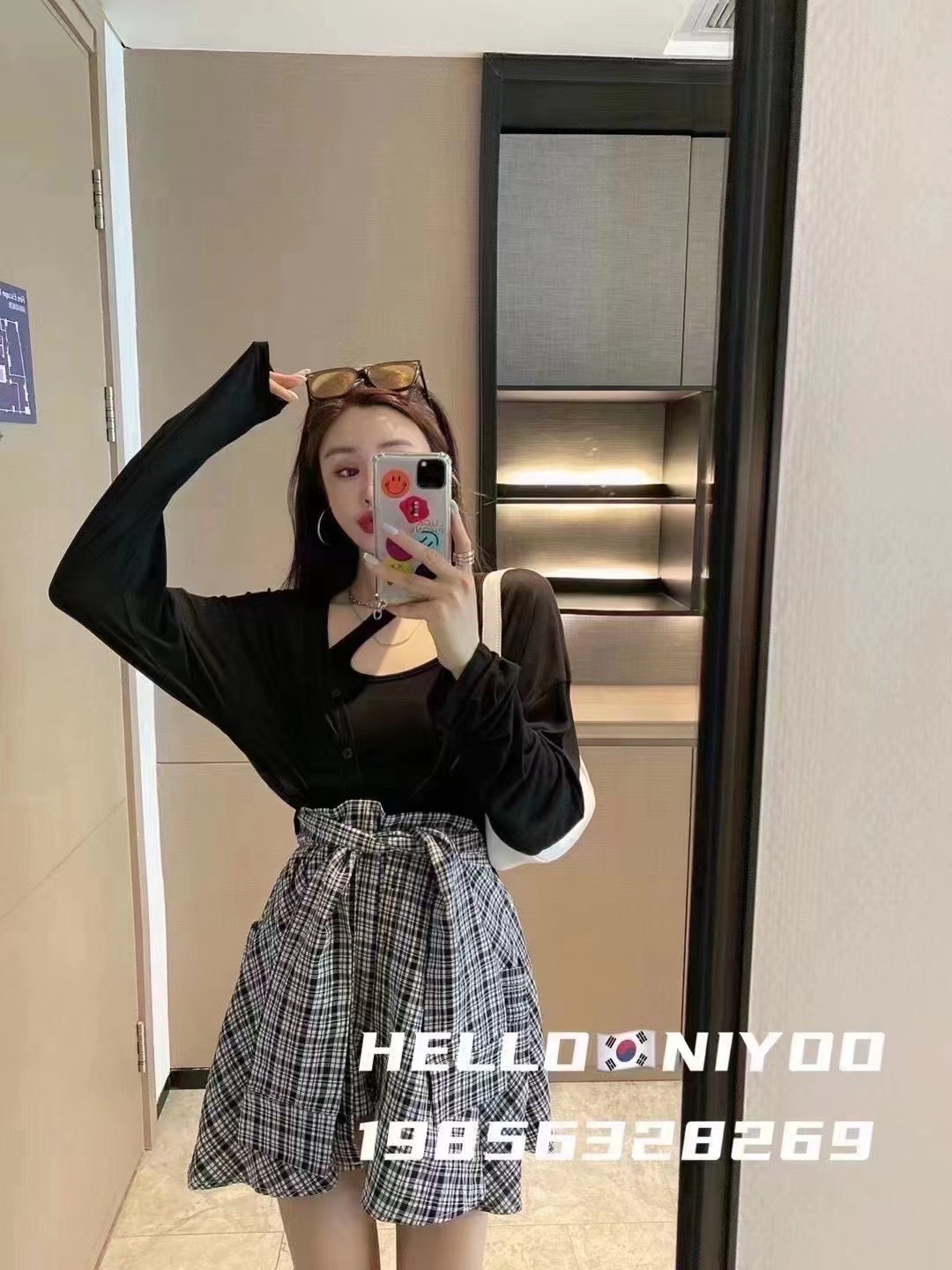 The 2021 new women's summer thin sun-protective shirt + halter top three-piece spring ins outfit that makes the Internet celebrity look younger detail image 2